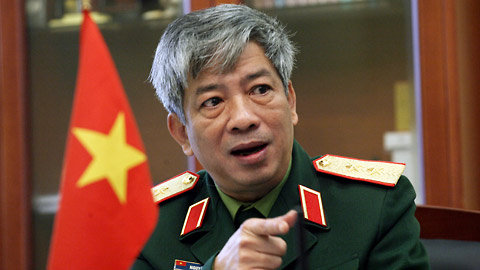 ‘Anh là gì mà lật ngửa thuyền chúng tôi?’