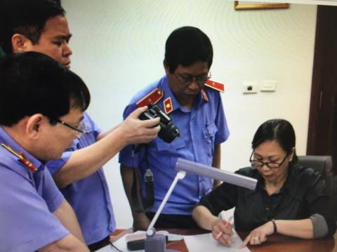 Giấy tờ giả mạo, nhân viên ngân hàng nhận 30 tháng tù oan