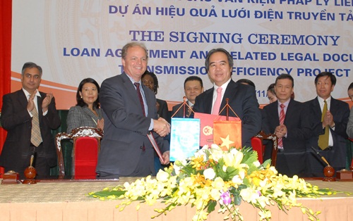 Việt Nam vay thêm nửa tỷ USD đầu tư lưới điện