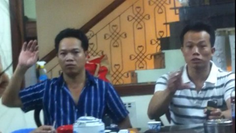 Vạch mặt “thần y” chuyên xúi người bệnh… đập bát nhang, vứt tượng Phật