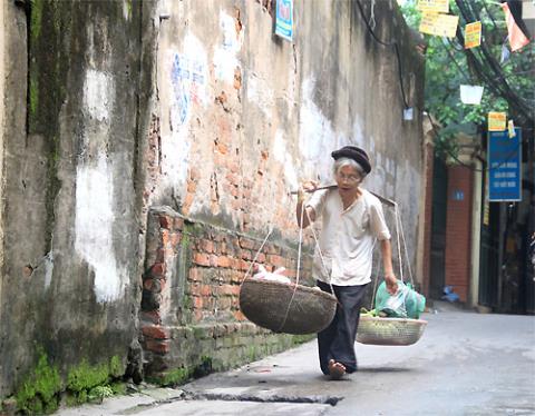 Giảm lương hưu cân bằng quỹ BHXH: Mục đích là công bằng