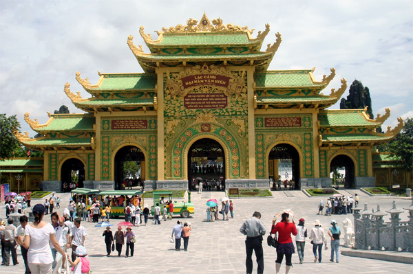 Đóng cửa Đại Nam: Chơi trò đánh lận con đen?