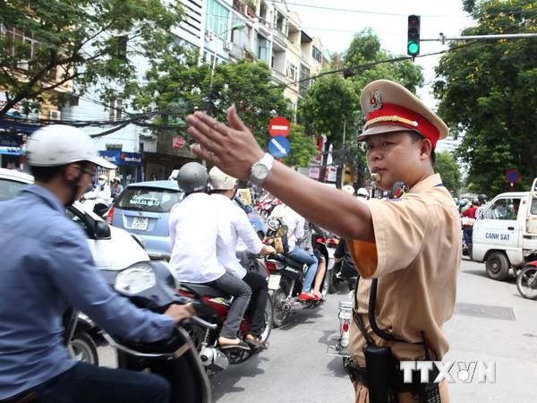 Ghi rõ nội dung phải tôn trọng, phục vụ nhân dân trong Luật Công an