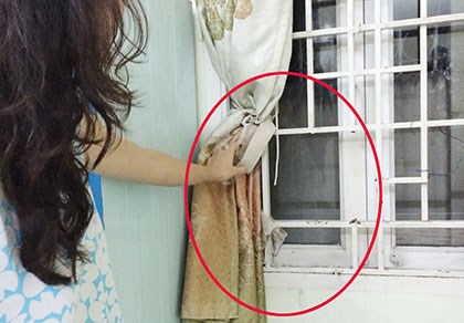 Cắt cửa, trộm nửa tỉ đồng