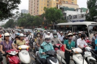 Hà Nội: Miễn phí sử dụng đường bộ cho hộ nghèo