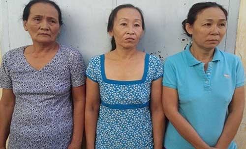Bắt nhóm nữ quái chuyên dùng giấy tờ giả lừa vay tiền