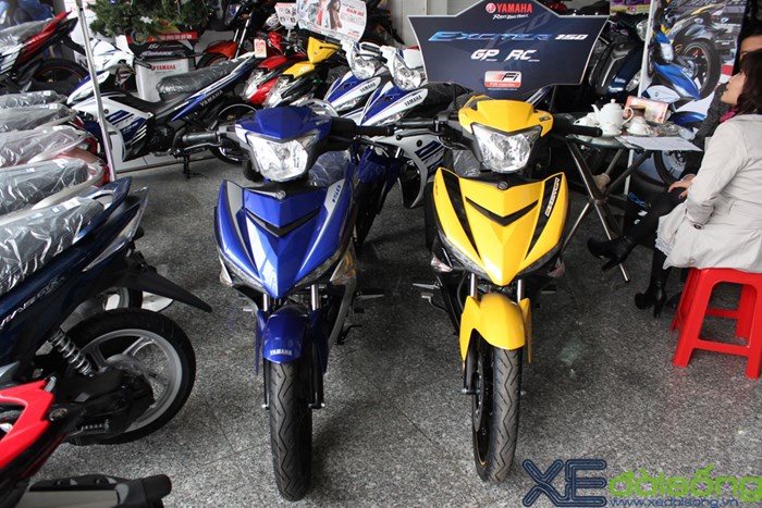 Xe máy đồng loạt làm giá dịp cận Tết