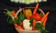 Rau củ, hải sản vào giỏ quà Tết