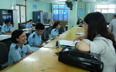 Trả lại tên cho đại lý hải quan