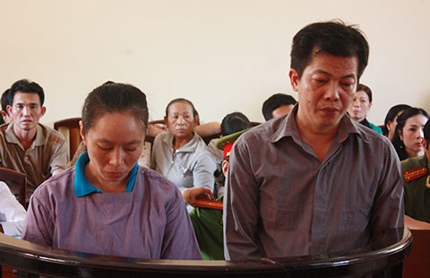 32 năm tù cho hai cựu cán bộ công an tham ô