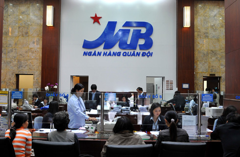 Nhân viên nhiều ngân hàng thu nhập trên 16 triệu đồng