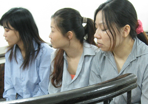 Ba thiếu phụ vận chuyển thuê 10 bánh heroin