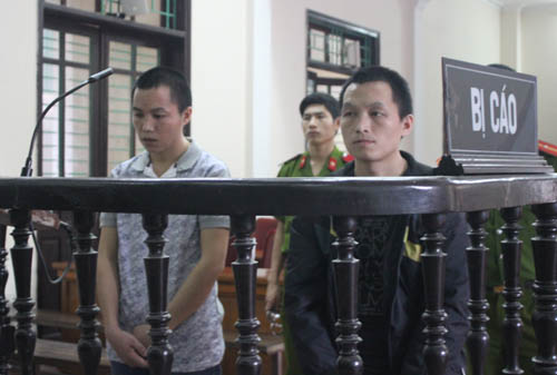 Người nước ngoài lĩnh án tử vì mang 10 bánh heroin vào Việt Nam