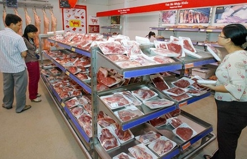 Thịt ngoại ào ạt đổ bộ thị trường: Ngành chăn nuôi gặp khó