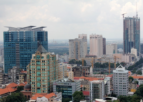 Đại gia bán lẻ cạnh tranh đẩy giá mặt bằng tăng vọt