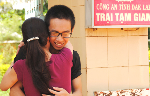 Nam sinh được ra tù để tham dự kỳ thi tốt nghiệp
