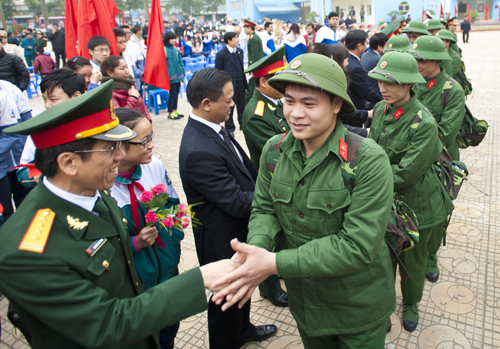 Sinh viên đại học chính quy được tạm hoãn nhập ngũ