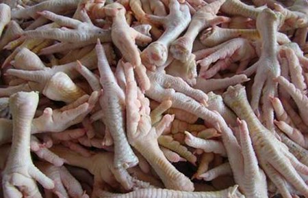 Tại sao chân gà, mề gà… cũng phải nhập?