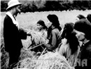 'Đầu tiên là công việc đối với con người'