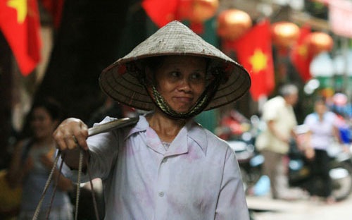 'Nền kinh tế chưa thoát khỏi vùng trũng suy giảm'