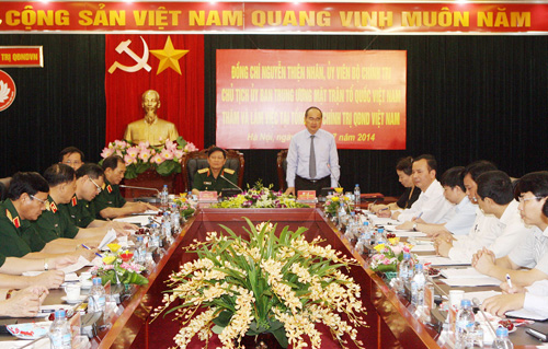 Phối hợp xây dựng nền quốc phòng toàn dân vững mạnh