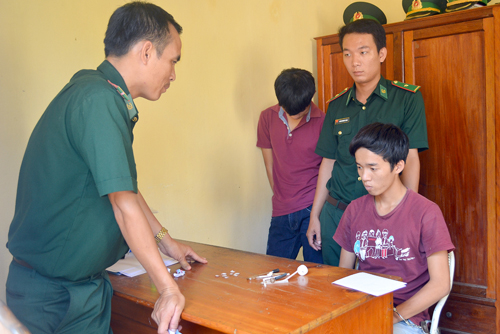 Nam sinh lớp 12 buôn ma túy