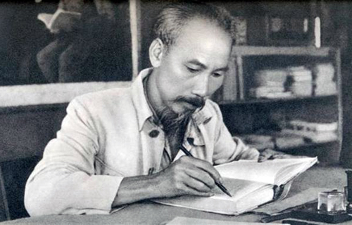 Di chúc Hồ chủ tịch: 'Quần chúng chỉ yêu mến người có đạo đức'