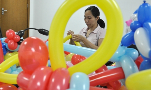 Thu tiền triệu mỗi ngày nhờ đổi nghề bán bóng bay