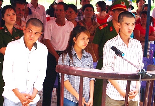 Nhóm cướp tiệm vàng trong 13 giây lĩnh án