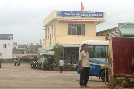 Giả làm lái xe, cục phó phát hiện đăng kiểm viên nhận hối lộ