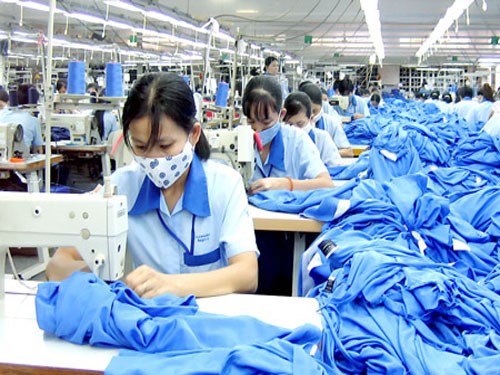 Biển Đông nóng: Hàng hóa trong nước 'lên ngôi'?