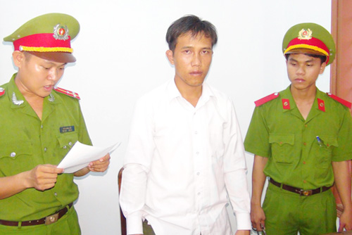 Cựu công an viên giả cảnh sát kinh tế lừa 'chạy án'