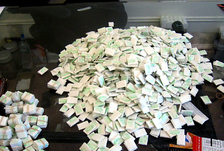 TP.Hồ Chí Minh: Bà lão 80 tuổi bị bắt quả tang buôn 12 bánh heroin