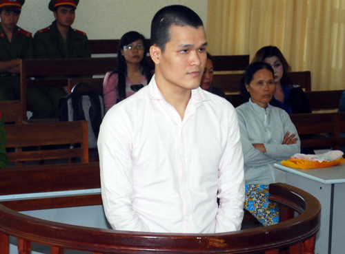 Nhân viên vũ trường đâm chết đồng nghiệp lĩnh 8 năm tù