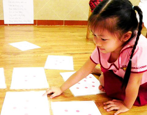 Chật vật tìm mầm non tư thục cho con