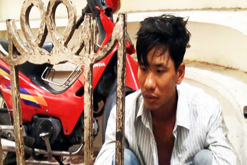 Trộm xe của người giật đồ cúng cô hồn