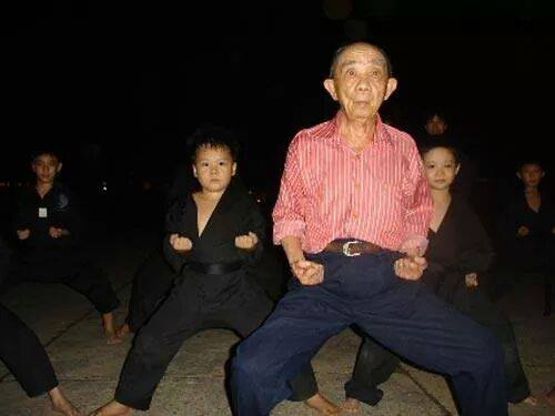 Phát hiện thi thể Trưởng môn phái Bình Định Gia dưới cống