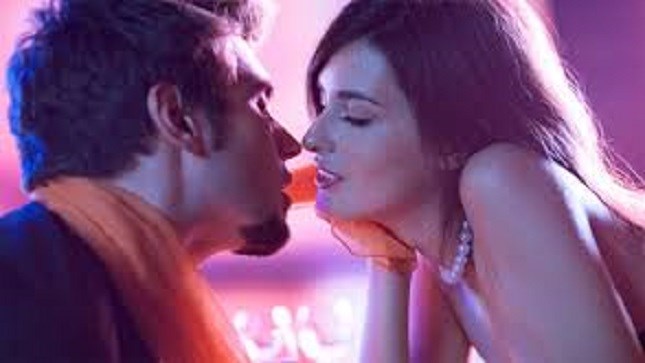 Nữ sinh cá độ bóng đá bằng 'tình một đêm'