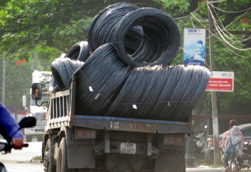 Thứ trưởng Giao thông: 'Cán bộ thanh tra quá vô cảm với xe quá tải'